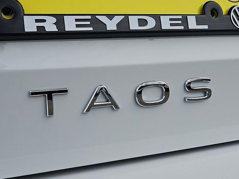 New 2026 Volkswagen Taos SE AWD/4WD image 21