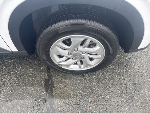 Certified 2026 Hyundai Venue SE image 11