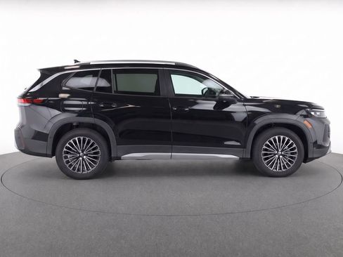 Used 2025 Volkswagen Tiguan S AWD/4WD image 9