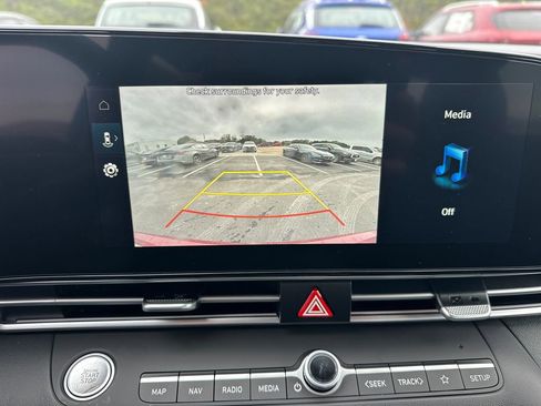 New 2025 Hyundai Elantra SEL image 29