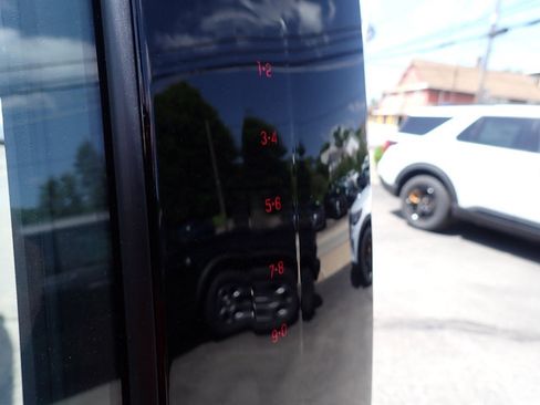 Used 2025 Ford Expedition Active AWD/4WD image 14