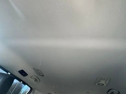 Used 2024 Chrysler Pacifica Touring-L image 18