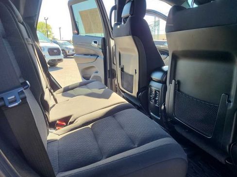 Used 2018 Jeep Grand Cherokee Laredo AWD/4WD image 19
