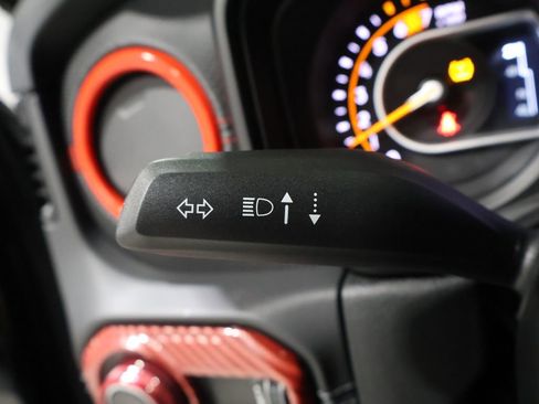 Certified 2025 Jeep Wrangler Unlimited Rubicon w/ XTREMEE 35" Tire Package image 36