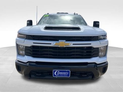 Certified 2024 Chevrolet Silverado 2500 Custom w/ Custom Convenience Package image 3