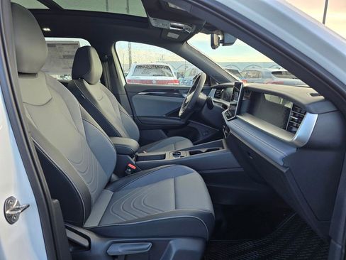 New 2026 Volkswagen Tiguan SE R-Line AWD/4WD image 10
