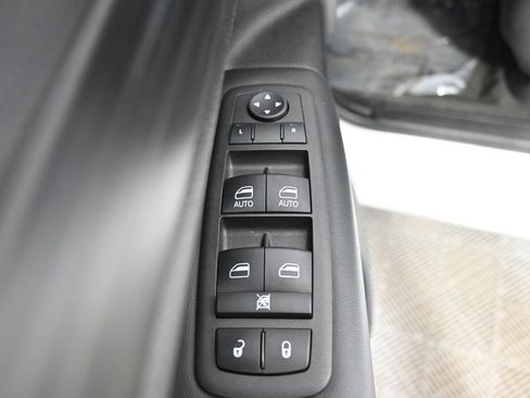 Used 2021 Jeep Grand Cherokee Laredo X AWD/4WD image 19