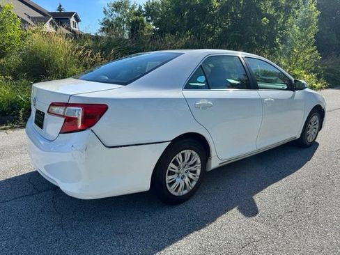 Used 2013 Toyota Camry LE FWD image 5