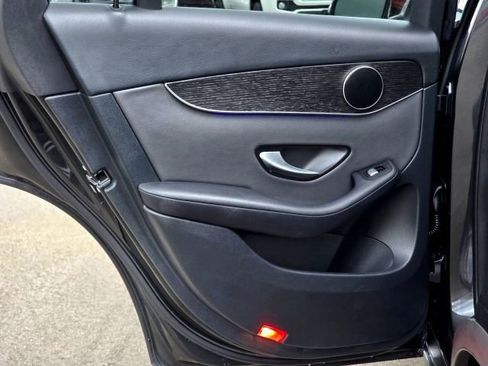 Used 2020 Mercedes-Benz GLC 300 4MATIC image 33