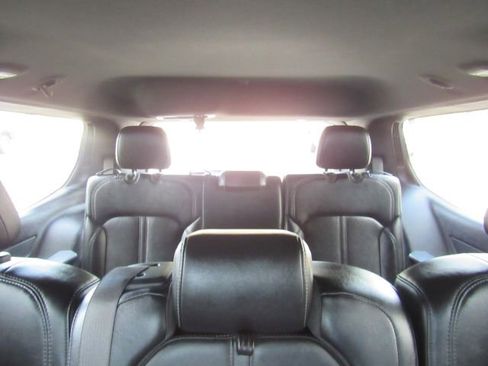 Used 2024 Jeep Wagoneer Series II w/ Flexible Seating Group image 34