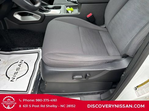 Certified 2024 Nissan Frontier SV AWD/4WD image 12
