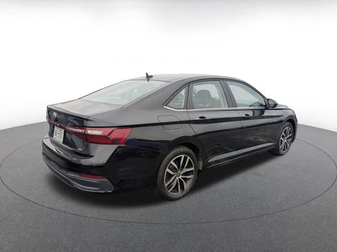 Used 2025 Volkswagen Jetta SE image 5