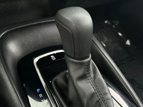 Used 2022 Toyota Corolla LE image 25