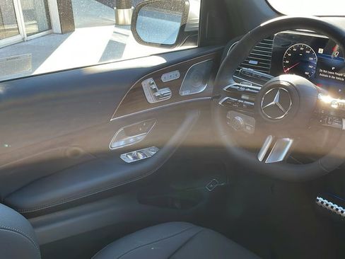 Certified 2025 Mercedes-Benz GLS 450 4MATIC image 25