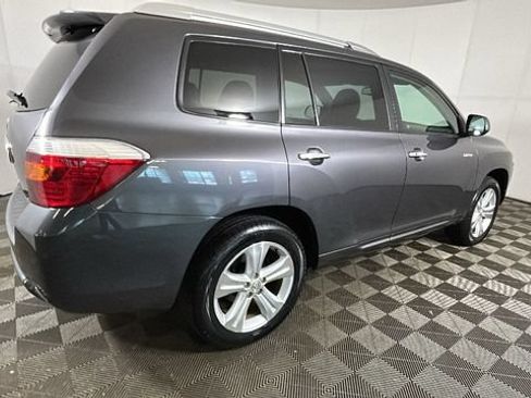 Used 2010 Toyota Highlander Limited AWD/4WD image 2