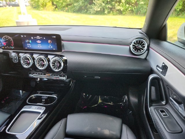 Used 2025 Mercedes-Benz CLA 250 image 23