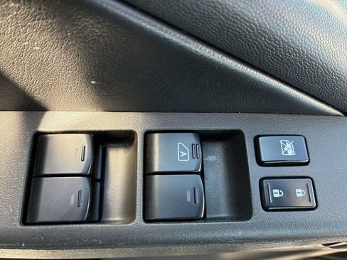 Used 2018 Nissan Frontier PRO-4X AWD/4WD image 15