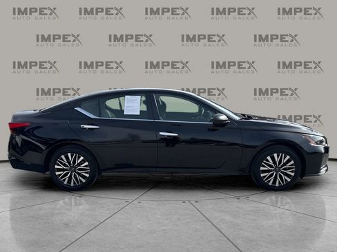 Used 2025 Nissan Altima 2.5 SV image 6