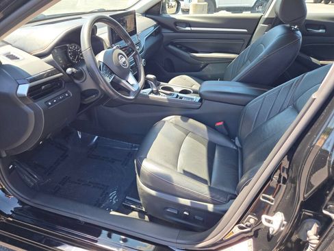 Used 2023 Nissan Altima 2.0 SR FWD image 25