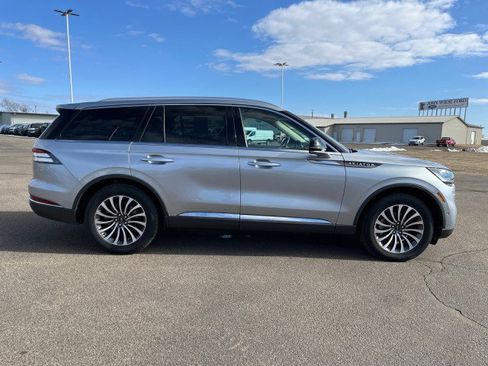 Used 2020 Lincoln Aviator Reserve w/ Equipment Group 201A image 6