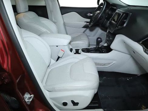 Certified 2020 Jeep Cherokee Latitude Lux w/ Quick Order Package 26H Lux image 34