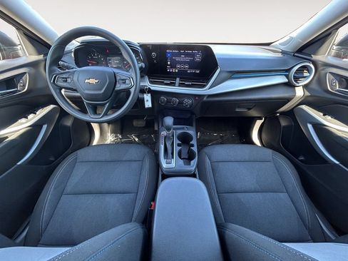 Used 2025 Chevrolet Trax LS FWD image 13