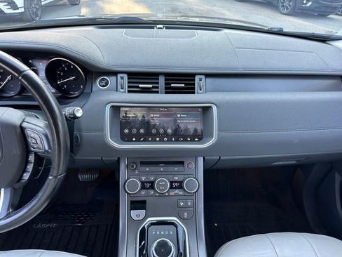 Used 2019 Land Rover Range Rover Evoque SE Premium image 16