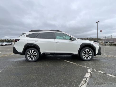 New 2025 Subaru Outback Limited image 9