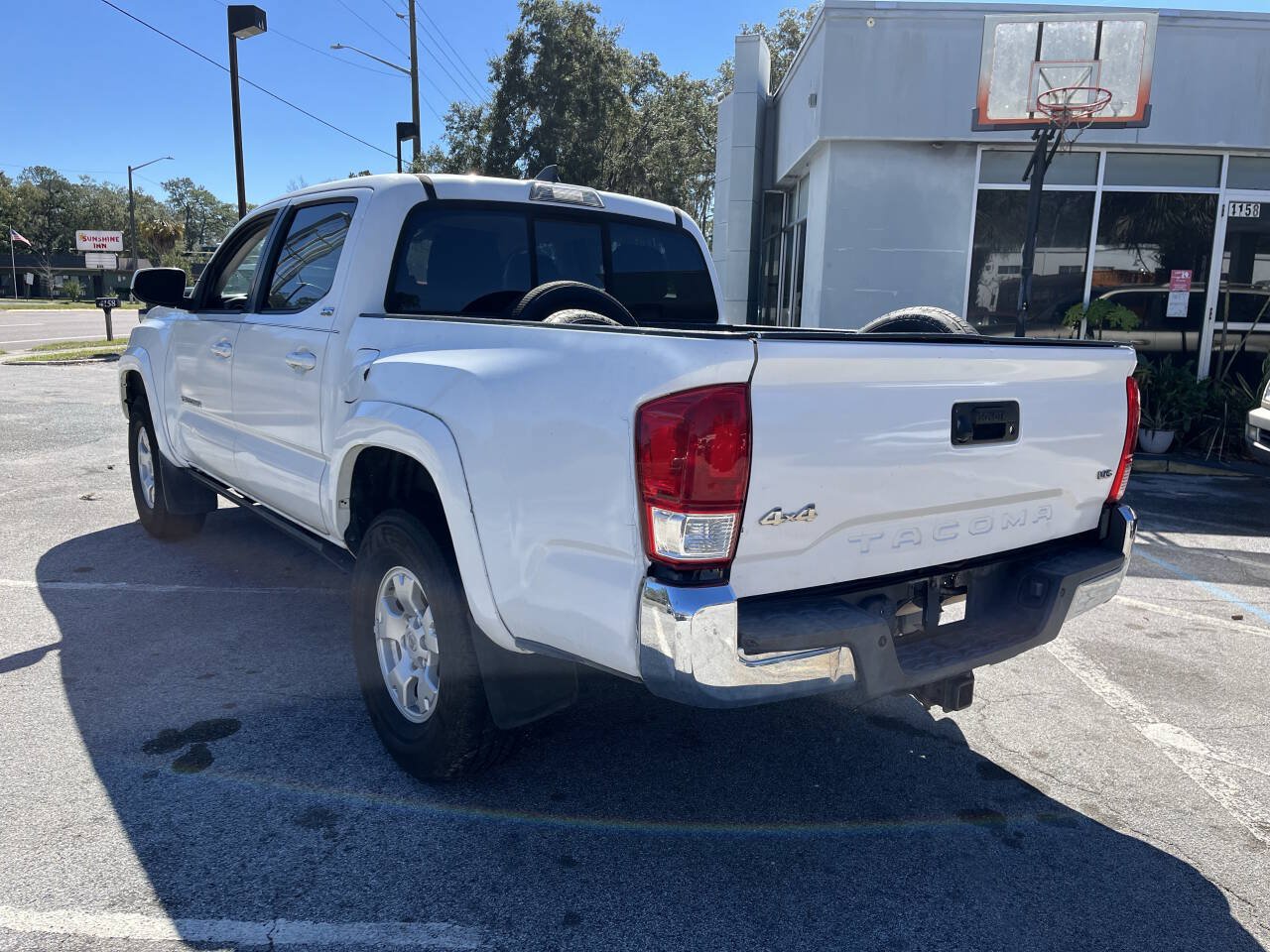 Used 2017 Toyota Tacoma SR5 w/ Tow Package AWD/4WD image 7