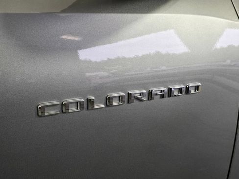 Used 2024 Chevrolet Colorado ZR2 w/ Technology Package AWD/4WD image 10