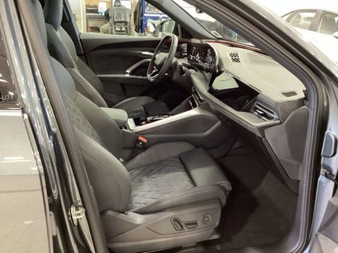 Used 2025 Audi SQ5 Premium Plus image 17