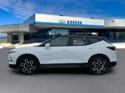 Used 2023 Chevrolet Blazer RS w/ Driver Confidence II Package image 3