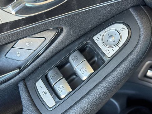 Used 2018 Mercedes-Benz GLC 350e 4MATIC image 13