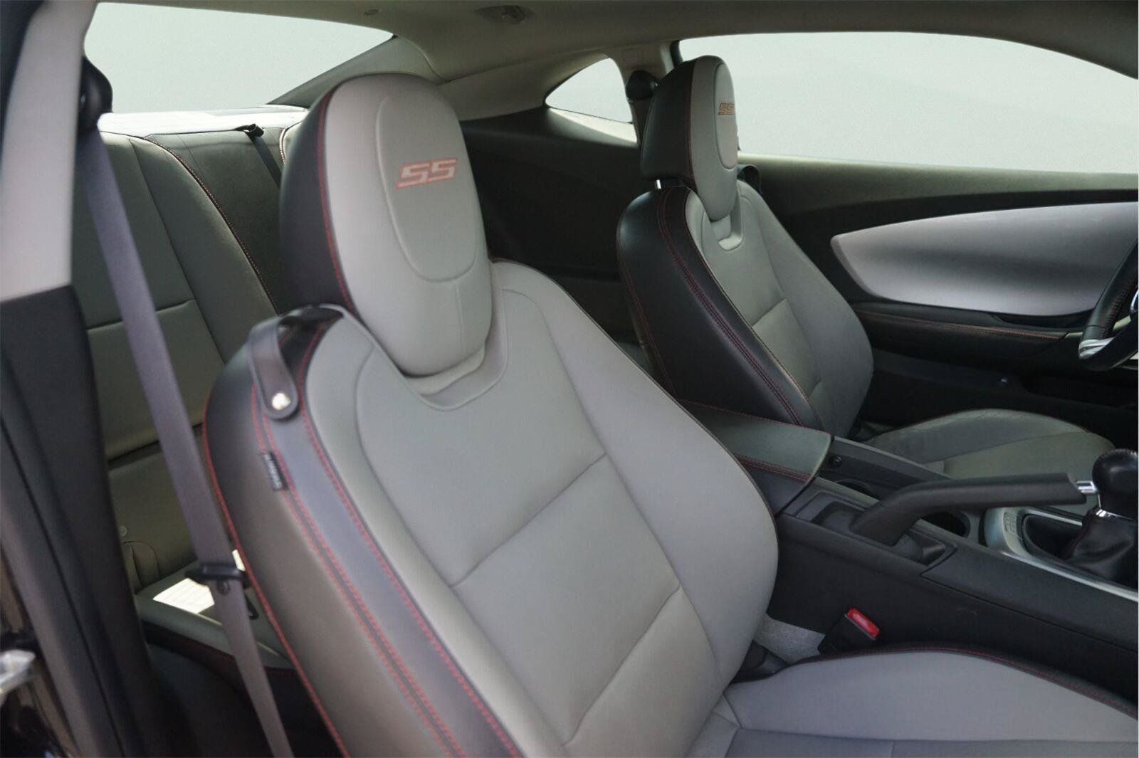 Used 2011 Chevrolet Camaro SS RWD image 15