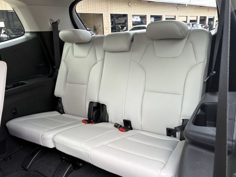 Used 2025 Kia Telluride S FWD image 26