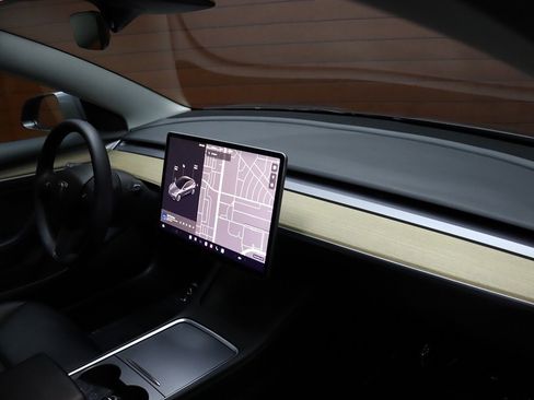 Used 2023 Tesla Model 3 Standard Range image 46