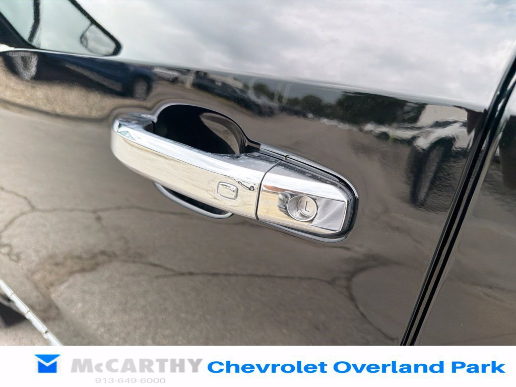 Used 2025 GMC Sierra 1500 SLT AWD/4WD image 13
