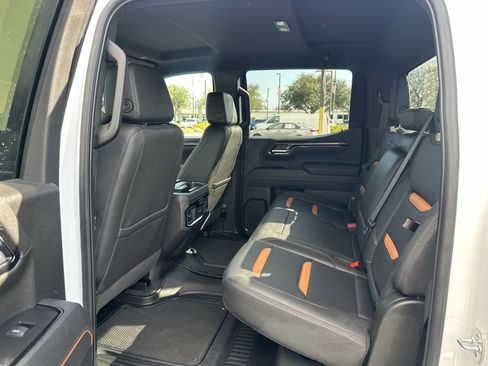 Used 2025 GMC Sierra 1500 AT4 image 31