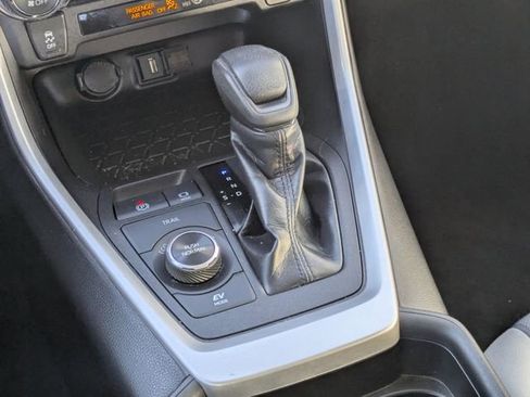 Used 2021 Toyota RAV4 XLE image 14