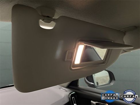 Used 2025 Volvo XC40 B5 Plus image 55