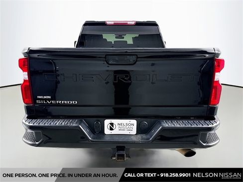 Used 2021 Chevrolet Silverado 2500 Custom w/ Custom Value Package image 6