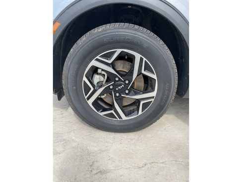 Used 2025 Kia Sportage LX image 24