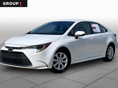 Used 2024 Toyota Corolla LE FWD image 1