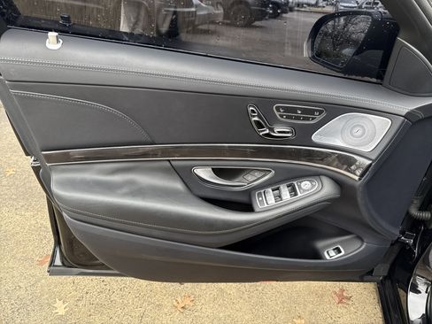 Used 2019 Mercedes-Benz S 560 Sedan image 10