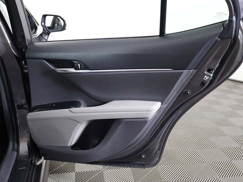 Used 2018 Toyota Camry SE image 22