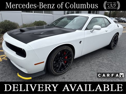 Used 2015 Dodge Challenger SRT Hellcat image 1