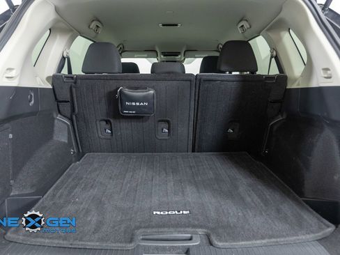 Used 2022 Nissan Rogue SV AWD/4WD image 32