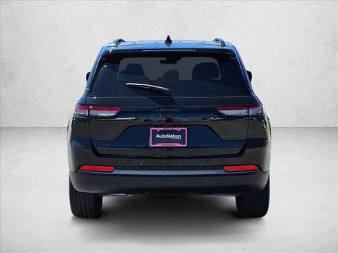 New 2026 Jeep Grand Cherokee Limited w/ Limited Altitude Package AWD/4WD image 8