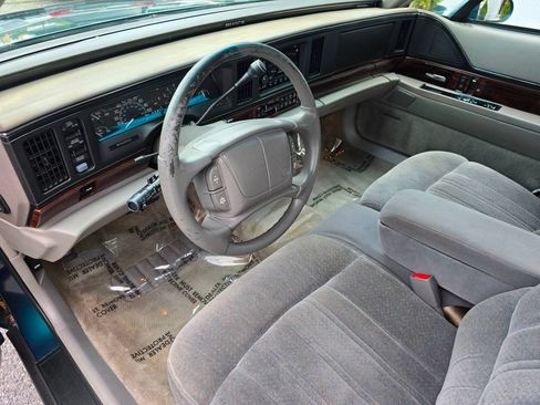 Used 1997 Buick Le Sabre Custom w/ Headliner Lighting Pkg FWD image 9