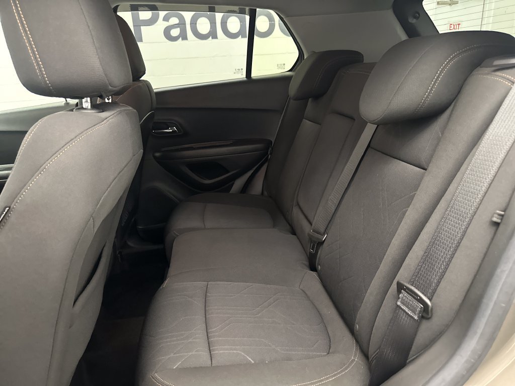 Used 2020 Chevrolet Trax LT FWD image 23